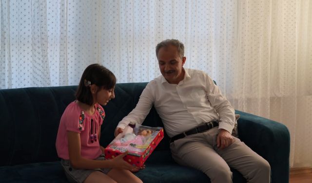 Başkan Kılınç'tan Duru'ya doğum günü sürprizi  - Videolu Haber