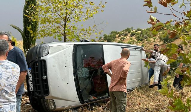 Besni’de otomobil ile hafif ticari araç çarpıştı: 5 yaralı