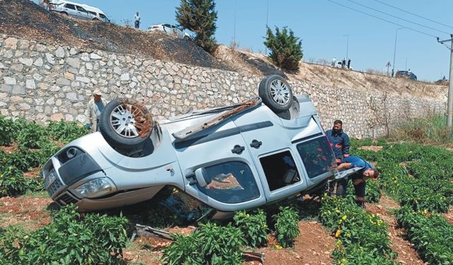 Hafif ticari araç şarampole uçtu: 2’si ağır 5 yaralı 