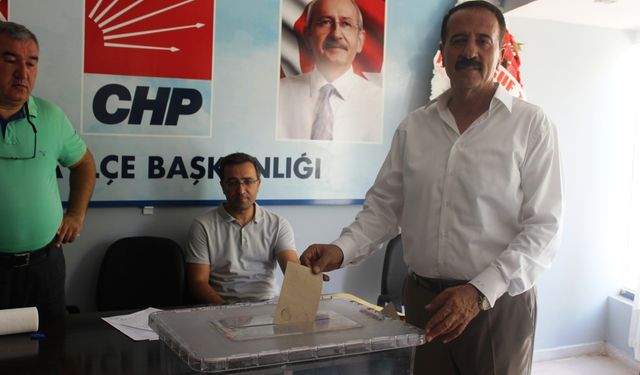 Mustafa Celayer, CHP’de 3. kez başkan seçildi 