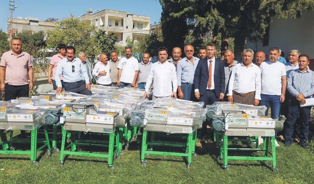 Kahta’da çiftçilere hibeli üzüm sıkacağı makinesi dağıtıldı
