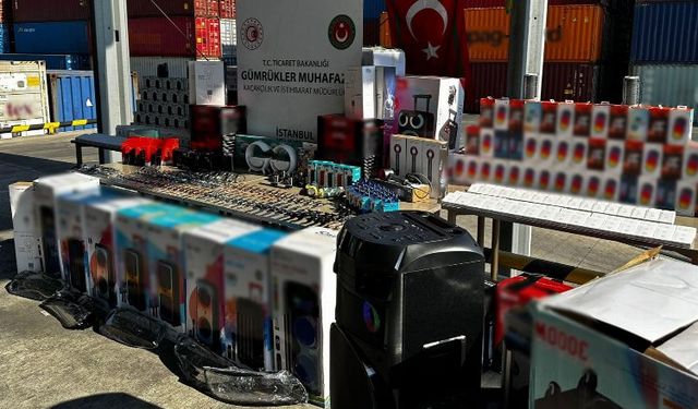 Gümrükte çok sayıda kaçak eşya ele geçirildi