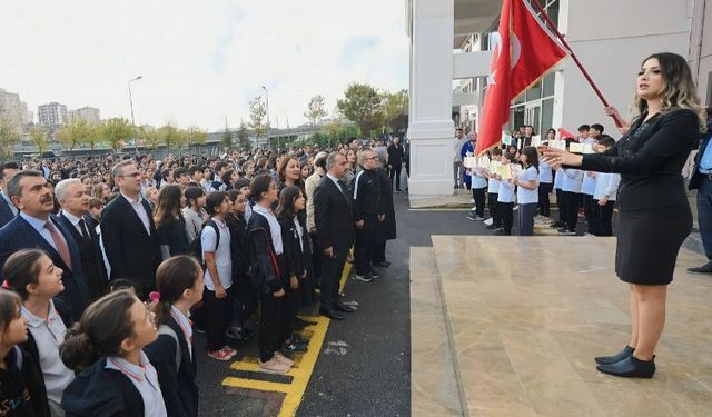 Okullarda bugün Filistin için saygı duruşunda bulunulacak