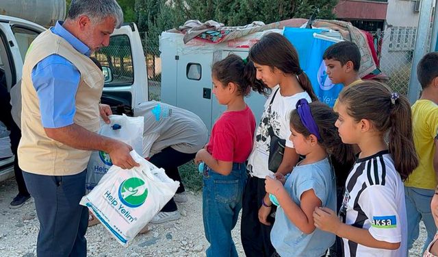 Gurbetçilerden Türkiye’deki ihtiyaç sahibi çocuklara kırtasiye yardımı