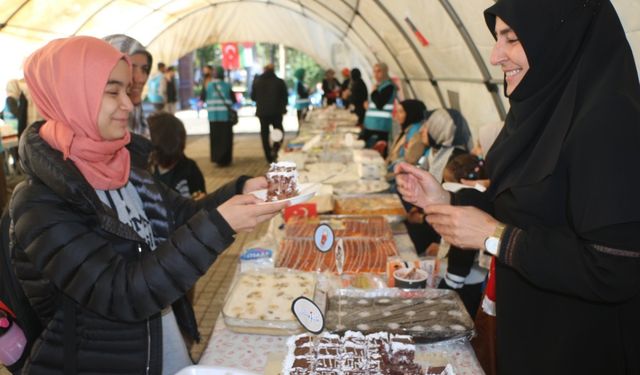 Adıyaman Müftülüğü'nden, Demokrasi Parkı'nda bir günlük kermes  - Videolu Haber