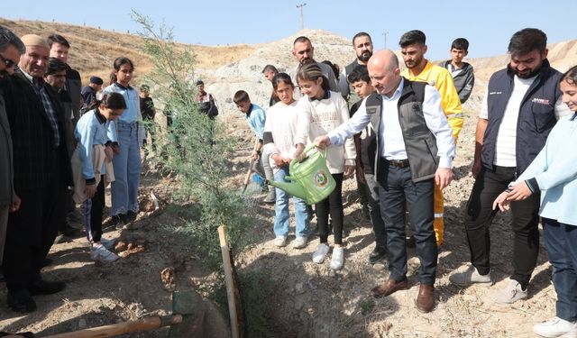 Adıyaman'da 10 bin fidan toprakla buluşturuldu