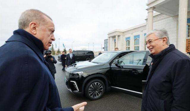 Cumburbaşkanı Erdoğan, Kazakistan Cumhurbaşkanı Tokayev'e Togg hediye etti