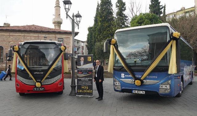 Gelin arabası gibi sergilendiler