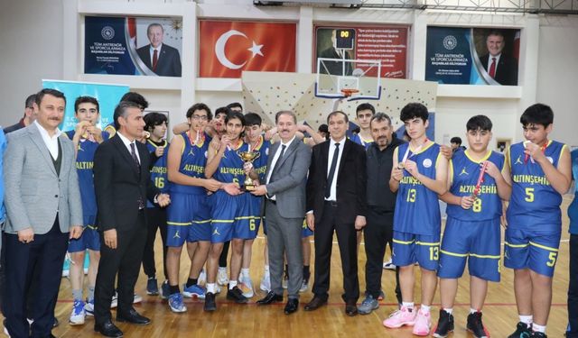 Altınşehir Anadolu Lisesi şampiyon oldu