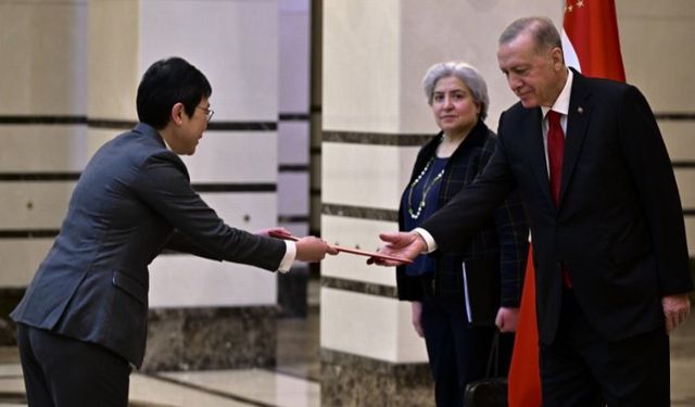 4 ülkenin büyükelçilerinden Cumhurbaşkanı Erdoğan'a güven mektubu