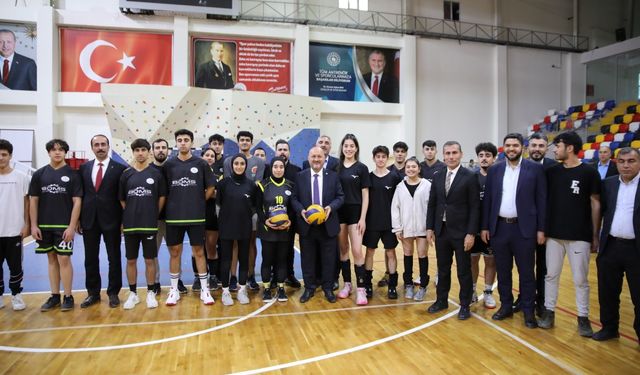 Ak Parti heyetinden Gençlik ve Spor İl Müdürü Fikret Keleş'e ziyaret