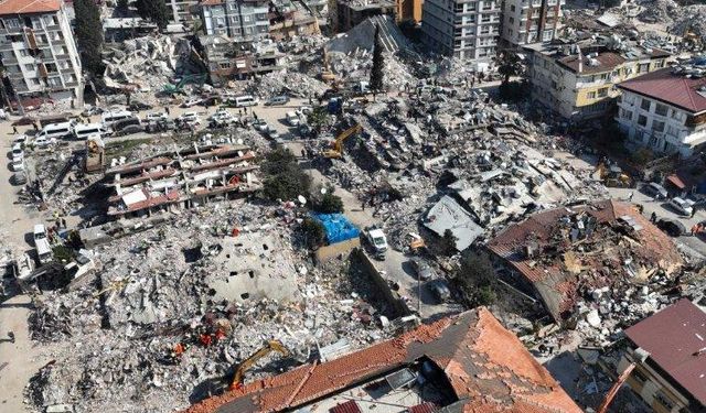 Depremzede yaşadıklarını anlattı: 3 gün suya muhtaç kaldık