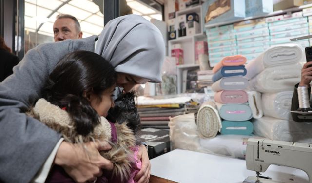 Bakan Göktaş, esnafı ziyaret etti, spor mağazasından alışveriş yaptı  - Videolu Haber