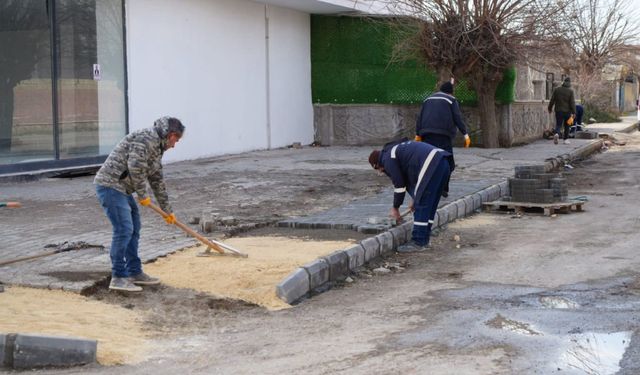 Belediye ekipleri şehir genelinde tadilat çalışmalarına devam ediyor