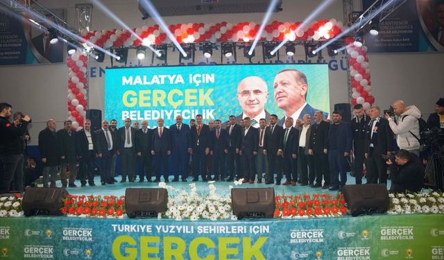 Gelecek Partisi'nden istifa eden 1080 kişi AK Parti'ye geçti