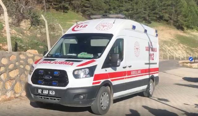 Karadağ’da meydana gelen kazada iki kişi yaralandı  - Videolu Haber