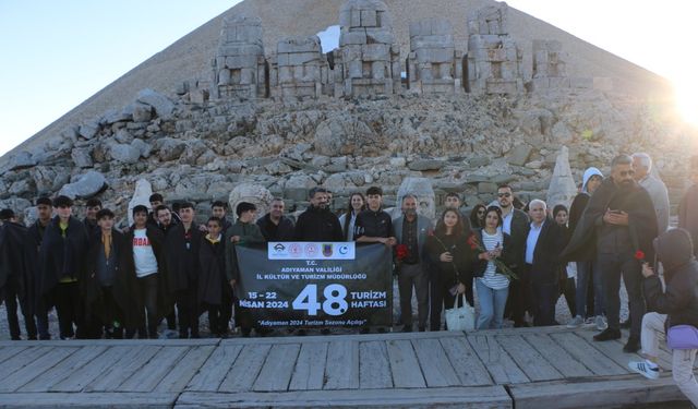 Nemrut Dağı’nı 9 günde 45 bin turist ziyaret etti  - Videolu Haber