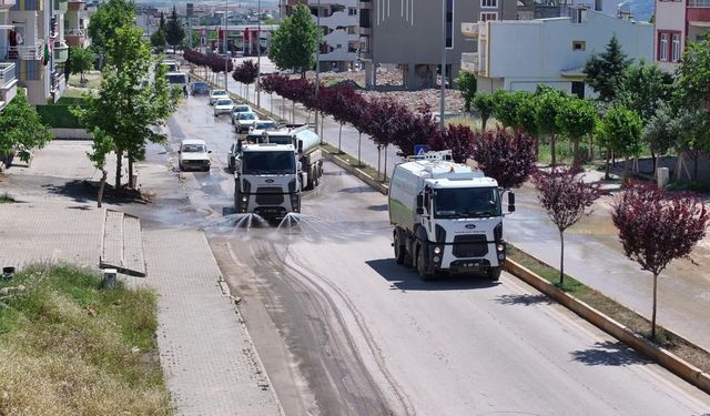 Adıyaman Belediyesi depremin izlerini siliyor  - Videolu Haber