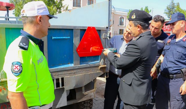 Adıyaman’da “Reflektör Tak Görünür Ol” projesi gerçekleştirildi