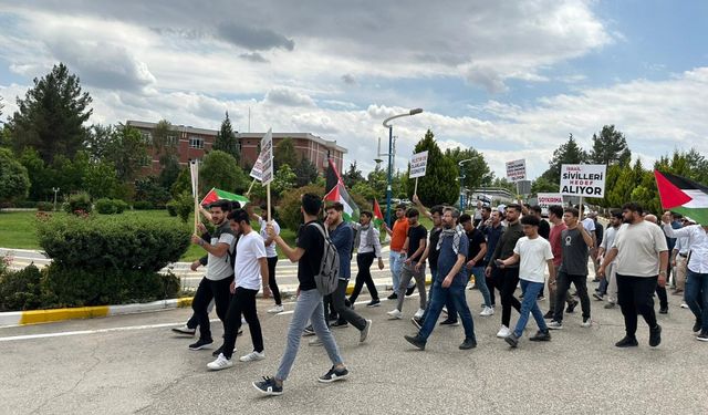 ADYÜ öğrencileri Filistin için yürüdü: İsrail’i protesto ettiler  - Videolu Haber