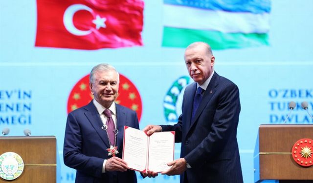 Özbekistan Cumhurbaşkanı'na Devlet Nişanı tevcih edildi