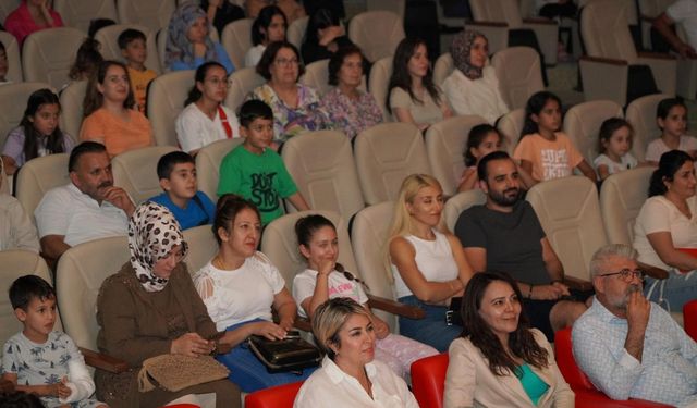 Depremzede çocuklara tiyatro etkinliği   - Videolu Haber