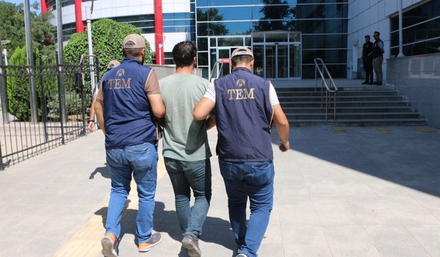 Şafak operasyonuyla gözaltına DEM Parti ilçe başkanı tutuklandı  - Videolu Haber