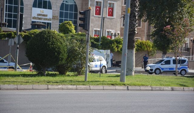 Adıyaman Valiliği önünde şüpheli valiz alarmı  - Videolu Haber