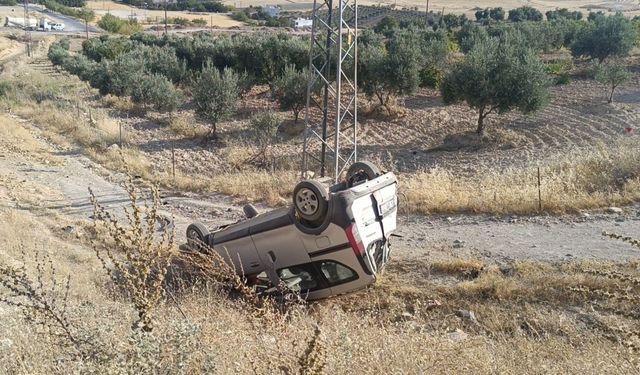 Adıyaman’da feci kaza:1’i ağır 4 yaralı  - Videolu Haber