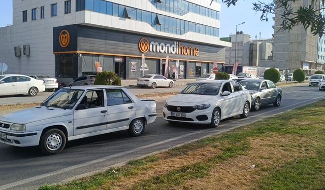 Adıyaman'da zincirleme trafik kazası: 1 yaralı  - Videolu Haber