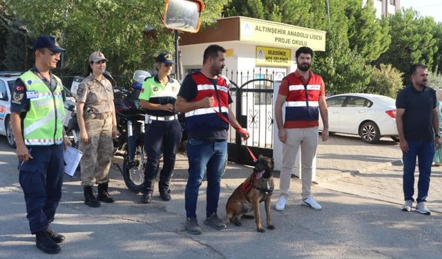 Adıyaman’da okulların açılmasıyla Jandarma'dan 'Huzur Güven' denetimi 