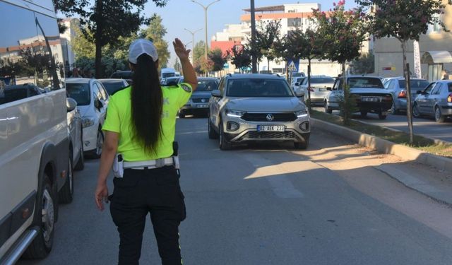 Adıyaman'da okulların açılmasıyla trafikte yoğun önlemler alındı 