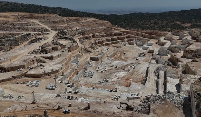 ATSO Başkanı Torunoğlu, mermer ocaklarını ziyaret ederek sektörün sorunlarını dinledi 