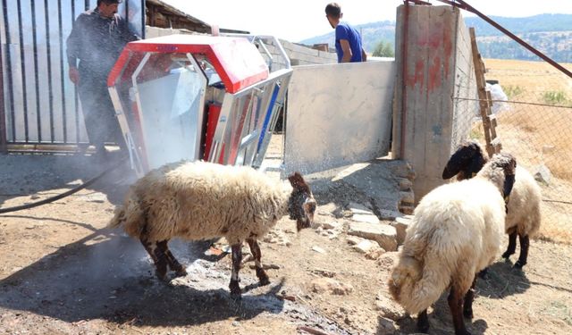 Çiftçilere seyyar ilaçlama ve yıkama banyosu hibe edildi