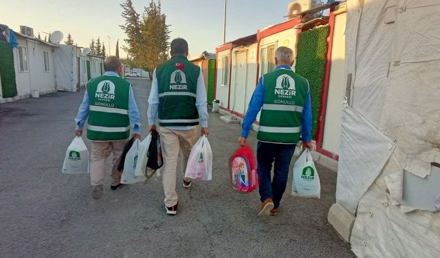 Nezir Derneği'nden Adıyaman'da kırtasiye yardımı 