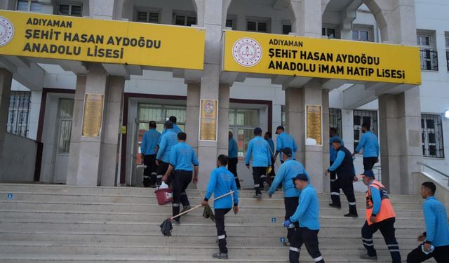 Adıyaman Belediyesi’nden okullarda hijyen hamlesi: 1 ayda 120 okul temizlendi  - Videolu Haber