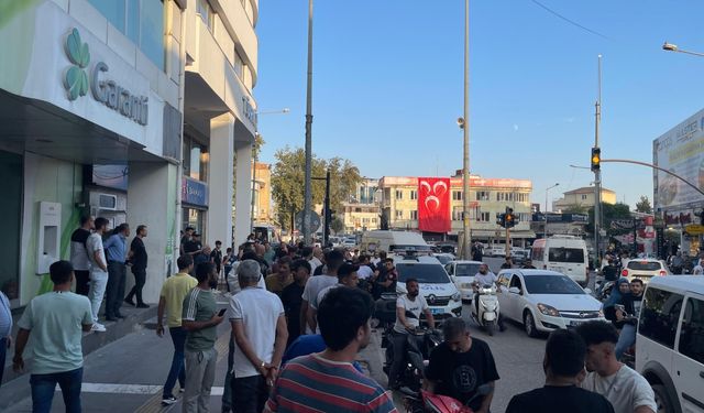 Adıyaman'da 2 grup arsında kavga: 3 Yaralı  - Videolu Haber