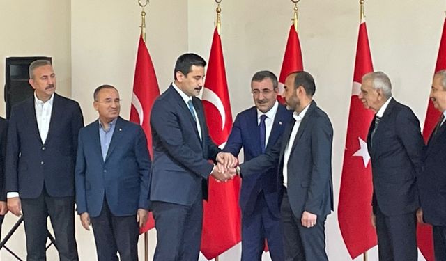 Şanlıurfa’da Cumhurbaşkanı Yardımcısı Yılmaz’ın katılımıyla Şenyaşar ve Yıldız aileleri barıştı 