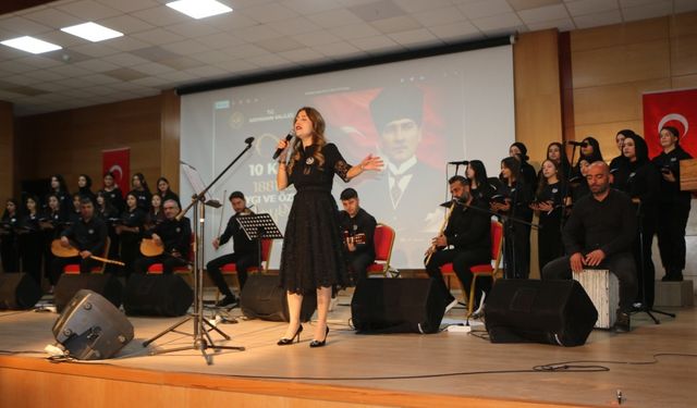 10 Kasım'da Adıyaman'da duygusal anlar: Oratoryo ve Atatürk'ün sevdiği türküler geçidi  - Videolu Haber