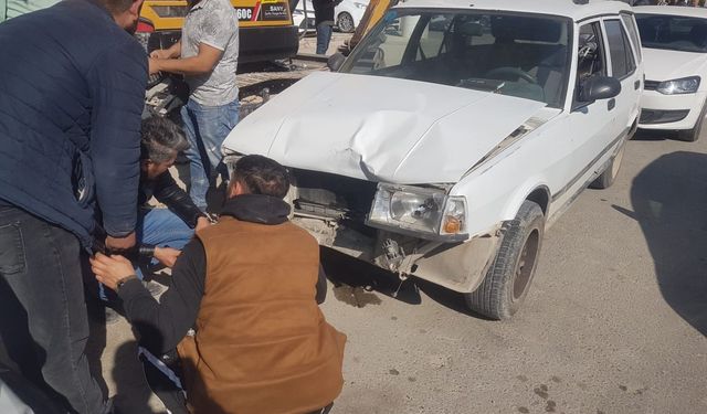 Adıyaman'da iki otomobil çarpıştı: 4 yaralı 