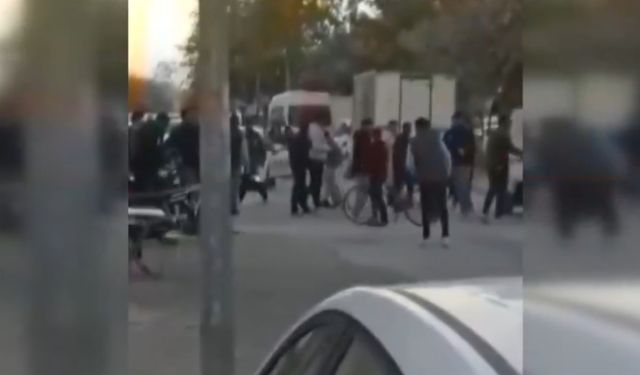 Şanlıurfa’da öğrencilerin silahlı kavgası kameraya yansıdı: 2 yaralı  - Videolu Haber