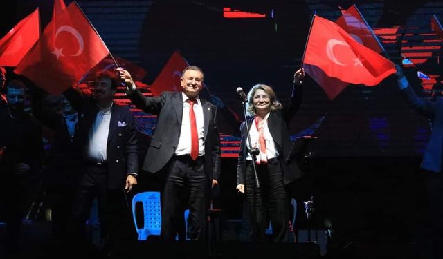 Eski Hatay Büyükşehir Belediye Başkanı Lütfü Savaş CHP’den ihraç edildi 