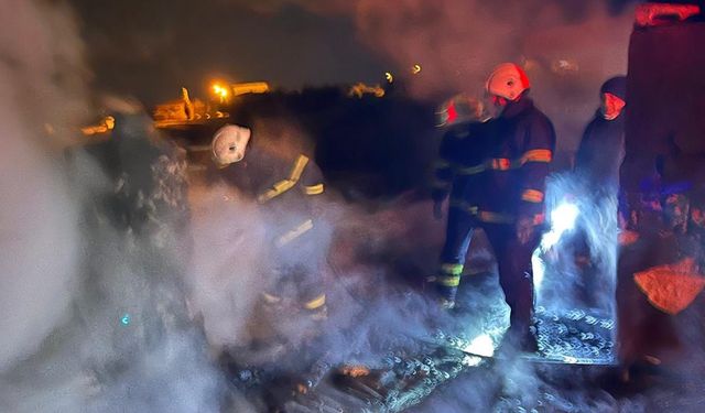 Kullanılmayan sağlık ocağında korkutan yangın  - Videolu Haber