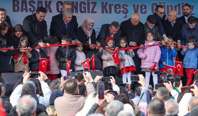 Özgür Özel: 'Türkiye, sığınmacıları göndermeli ve kendi gündemine dönmeli' 