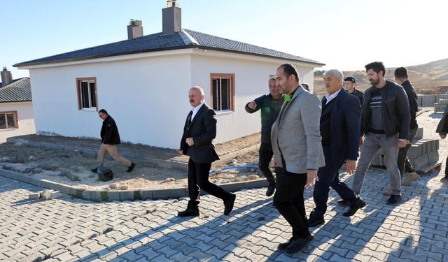 Vali Varol, Boztepe Köyü'nde: 'Son hak sahibi yerleşene kadar çalışmaya devam edeceğiz' 