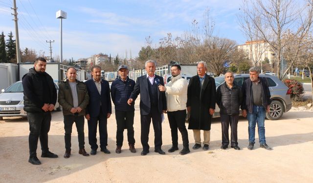 CHP Besni İlçe Başkanı Asım Öcal: 'Akaryakıt istasyonu bir işadamına mı kiralanacak?'  - Videolu Haber