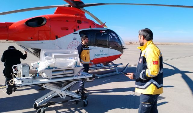 Şanlıurfa’da ambulans helikopter 25 günlük Berat bebek için havalandı 