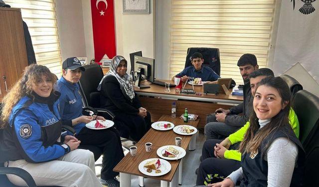 Besni'de polis olma hayali kurulan kardeşlere anlamlı ziyaret