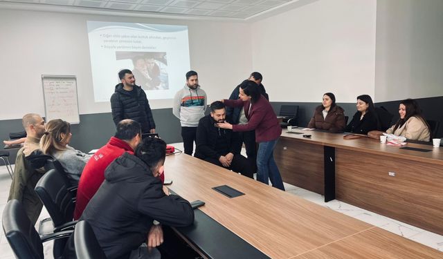 Valilik personellerine ilkyardım eğitimi düzenlendi 