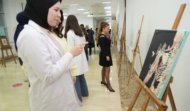 Adıyaman Üniversitesi Tıp Fakültesinde 'Anatomide Sanat' sergisi açıldı 